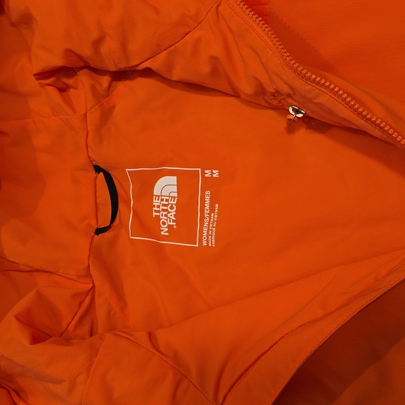 North Face lightweight puffer jacket - Picture 3 of 10